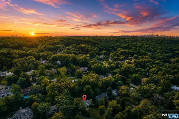16 N Brae Court, Tenafly, NJ 07670