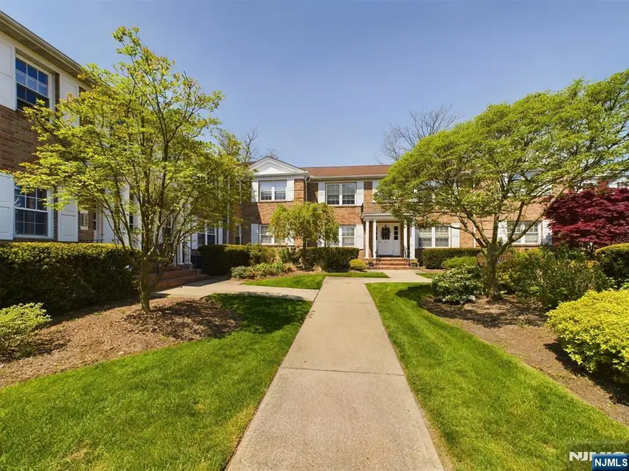 364 Ridgewood Avenue 5, Ridgewood, NJ 07450 - #3