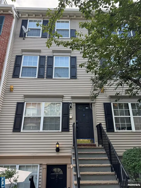 8 Vaughan Drive, Newark, NJ 07103