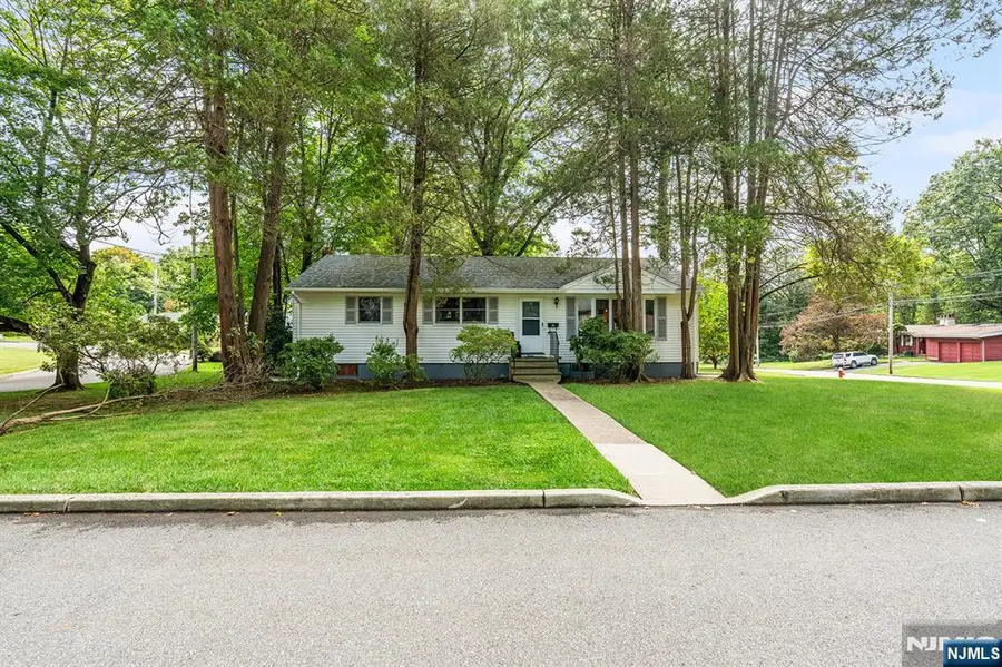 11 Mapleleaf Drive, Park Ridge, NJ 07656 - #2
