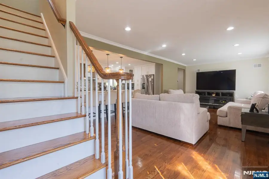 10 Evelyn Terrace, Wayne, NJ 07470 - #3