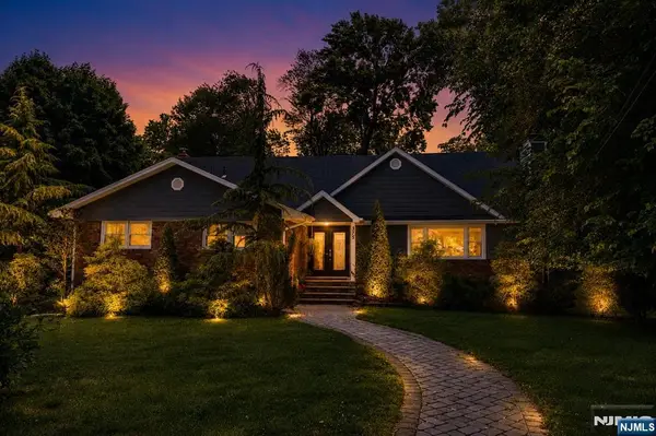 375 Queens Court, Ridgewood, NJ 07450