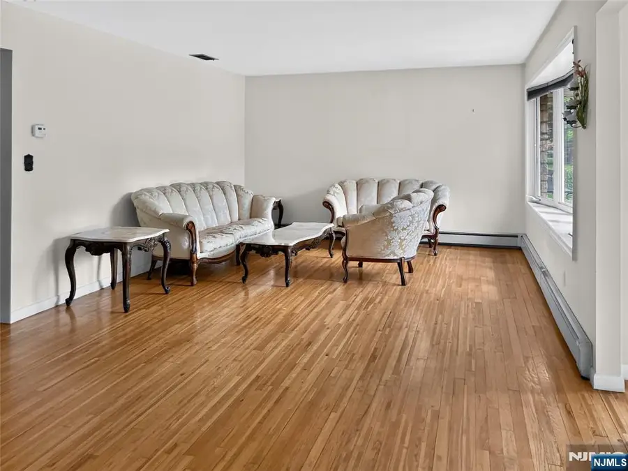 457 State Rt 5, Fort Lee, NJ 07024 - #3