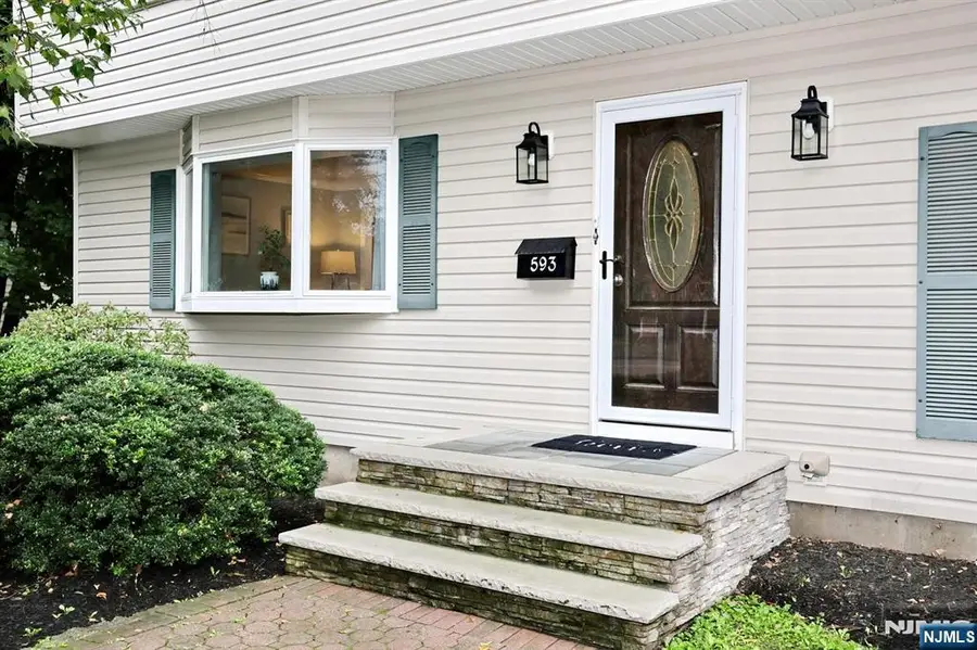 593 Westwood Avenue, River Vale, NJ 07675 - #2