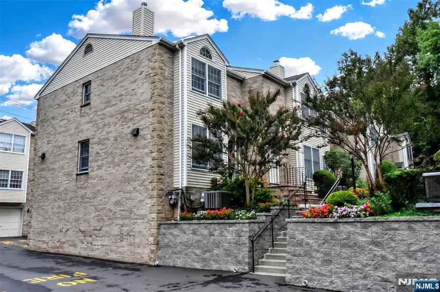 196 W Madison Avenue 7B, Dumont, NJ 07628 - #3
