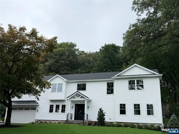 16 Butternut Avenue, Midland Park, NJ 07432