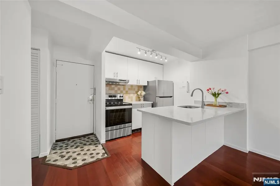 333 Grand Avenue 2M, Palisades Park, NJ 07650 - #2