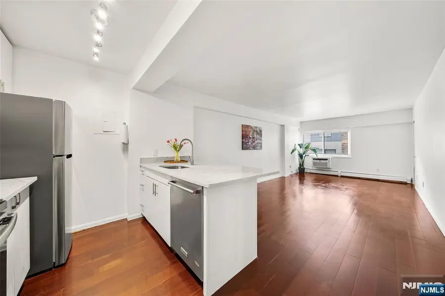 333 Grand Avenue 2M, Palisades Park, NJ 07650 - #3