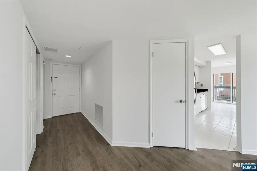 405 Williams Court 405, Edgewater, NJ 07020 - #3