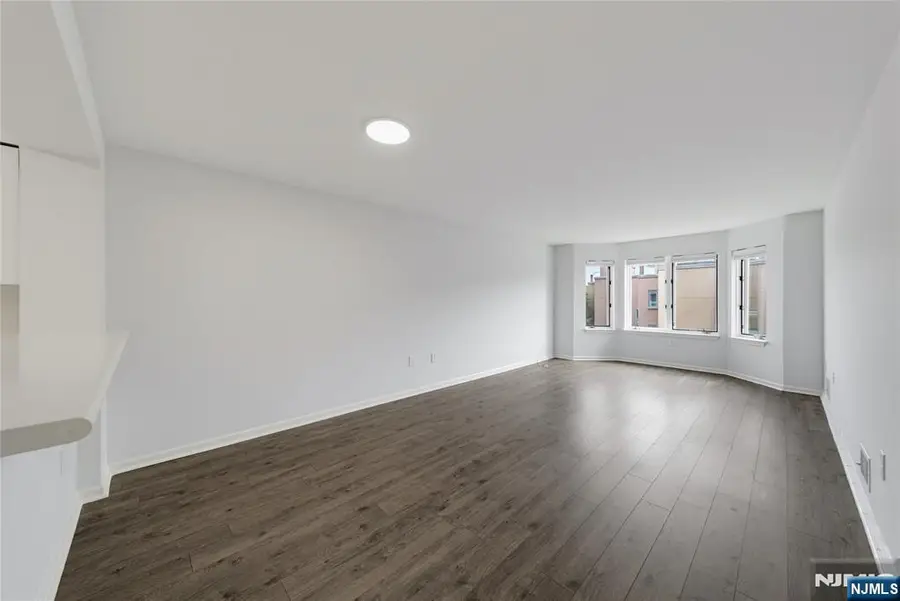503 Hancock Court 503, Edgewater, NJ 07020 - #3
