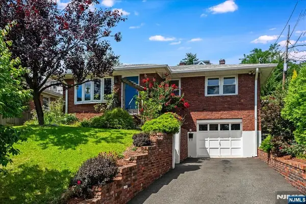 12 Francis Place, Montclair, NJ 07042