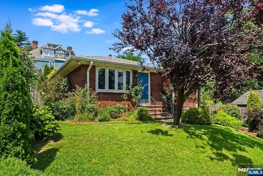 12 Francis Place, Montclair, NJ 07042 - #2