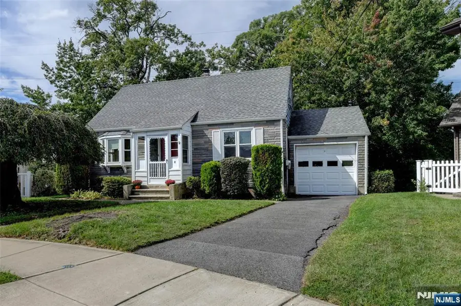 8 Tyler Court, Clifton, NJ 07012 - #2
