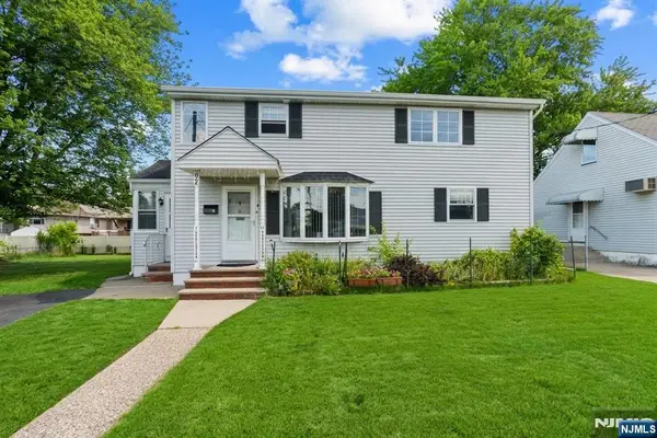 92 Anderson Avenue, Totowa, NJ 07512