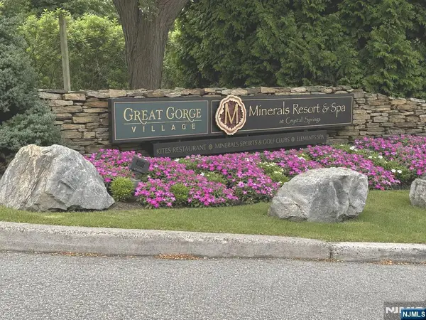1 Beaver Creek 4, Vernon, NJ 07462