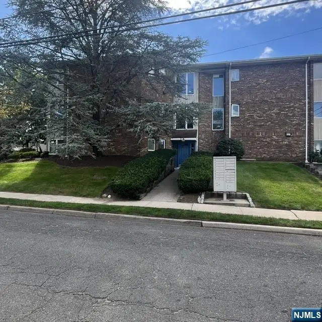 16 Elm Street 8, Bergenfield, NJ 07621 - #2
