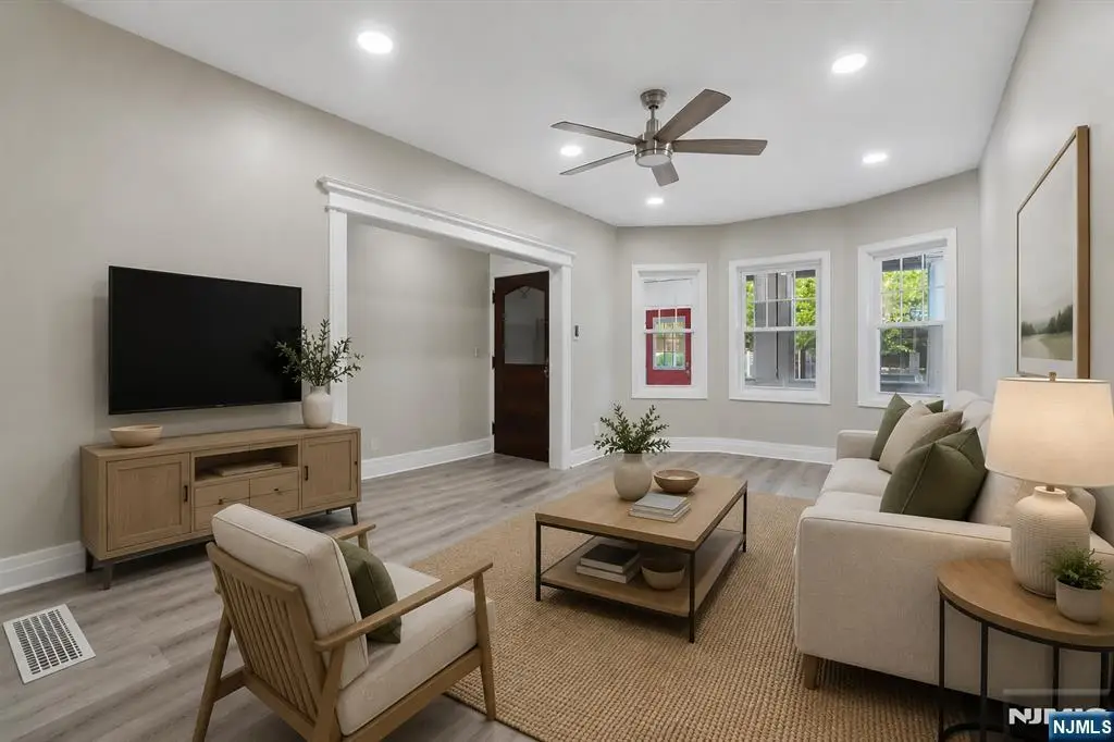 31 Claremont Avenue, Jersey City, NJ 07305 - #1