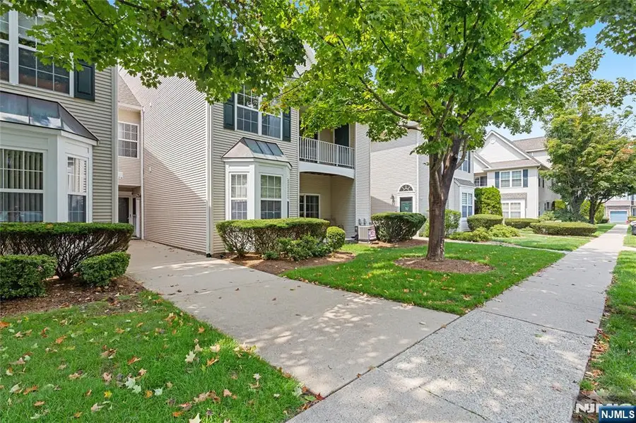 314 Cambridge Drive 70, Butler, NJ 07405 - #2