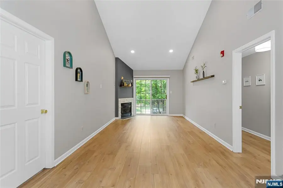 314 Cambridge Drive 70, Butler, NJ 07405 - #3