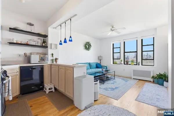883 E Boulevard 1F, Weehawken, NJ 07086