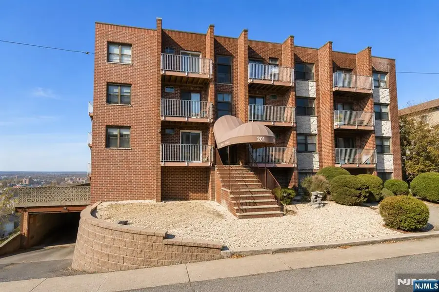 201 12th Street 18, Palisades Park, NJ 07650 - #2