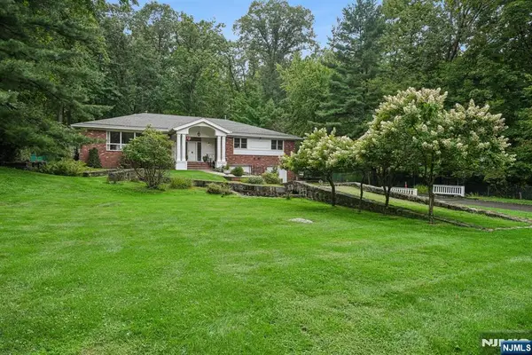 63 Fells Road, Verona, NJ 07044