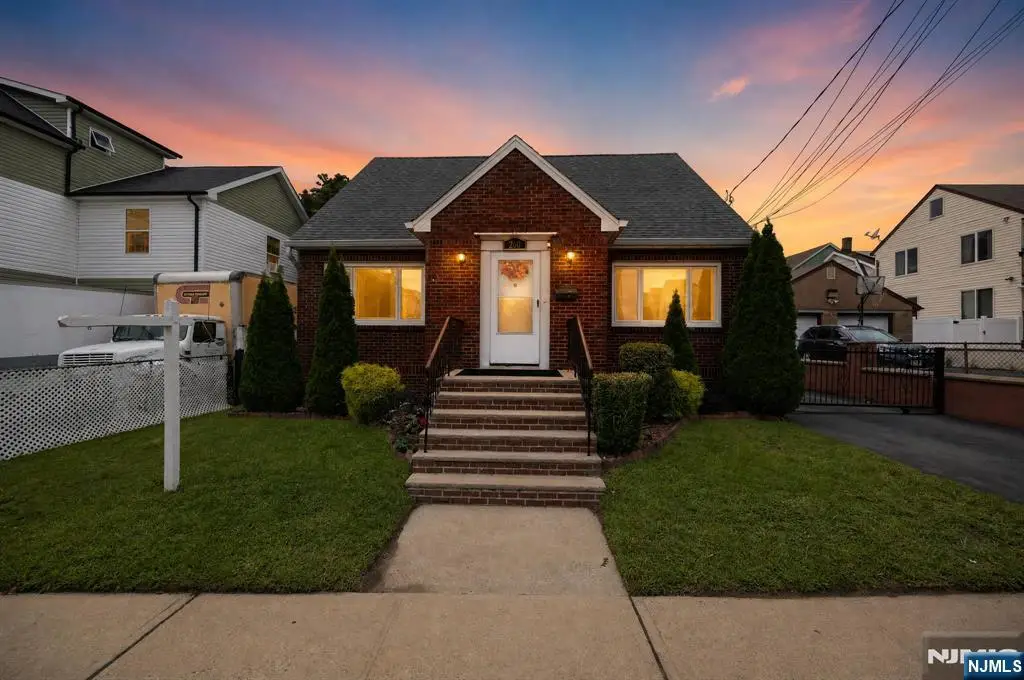 258 22nd Street, Paterson, NJ 07514 - #1