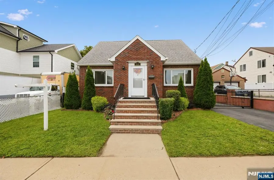 258 22nd Street, Paterson, NJ 07514 - #2