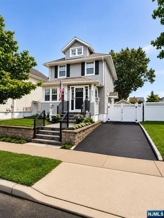 439 Lake Avenue, Lyndhurst, NJ 07071