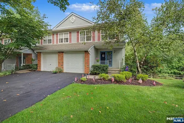 42 Hickory Way 4004, Mount Arlington Boro, NJ 07856