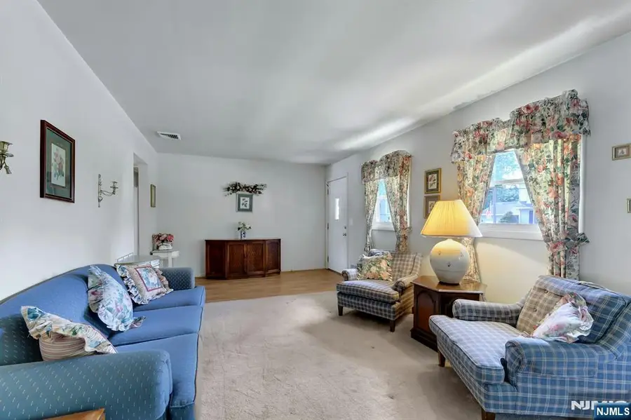 327 Coolidge Avenue, Township Of Washington, NJ 07676 - #3