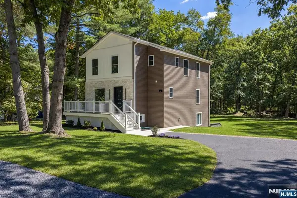61 Nomoco Road, Freehold Twp, NJ 07728