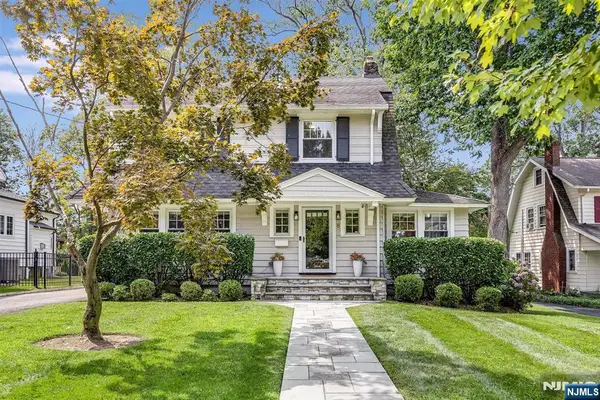 8 Berkeley Road, Maplewood, NJ 07040