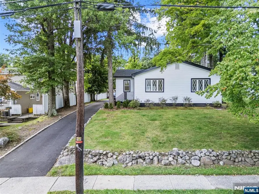 137 Myrtle Avenue, Allendale, NJ 07401 - #2