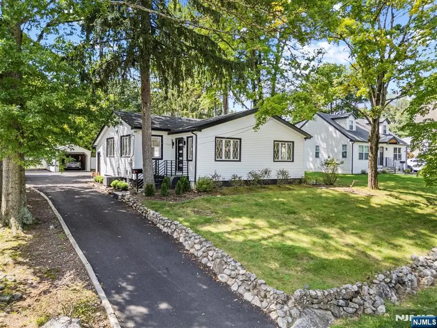 137 Myrtle Avenue, Allendale, NJ 07401 - #3