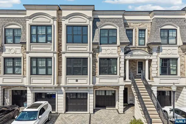 6 Marquis Court, Edgewater, NJ 07020