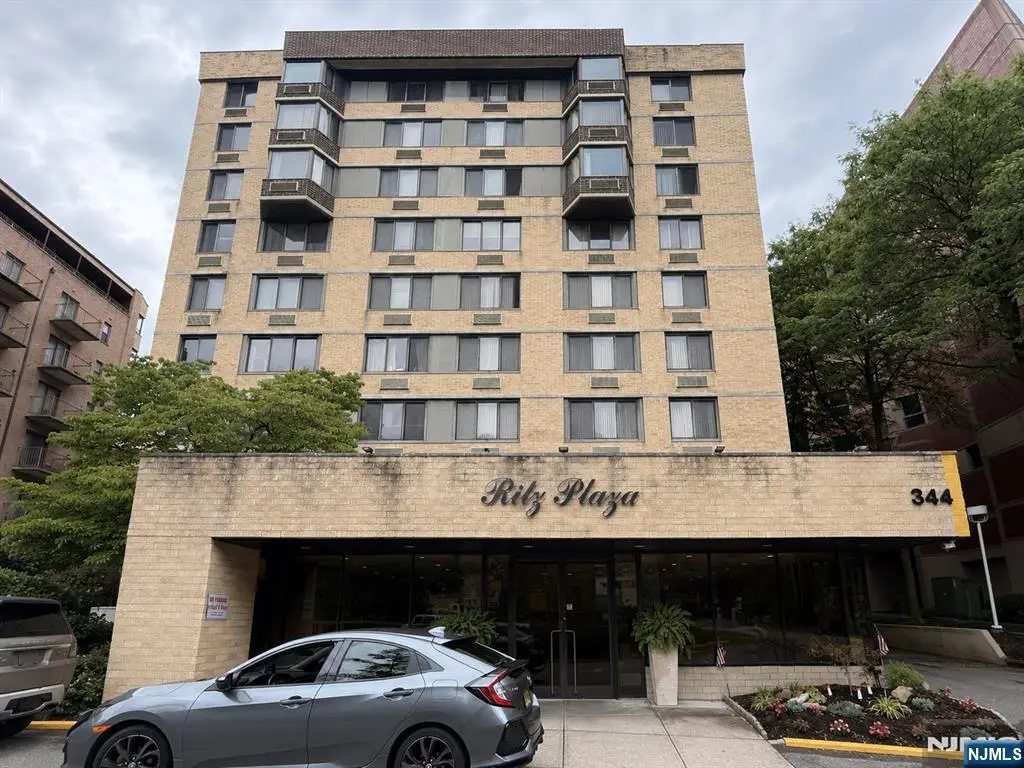 344 Prospect Avenue 4H, Hackensack, NJ 07601 - #1