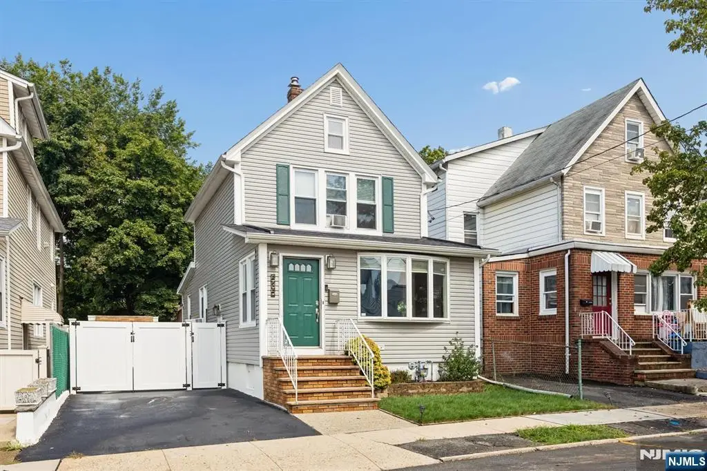535 Freeman Street, Lyndhurst, NJ 07071 - #1