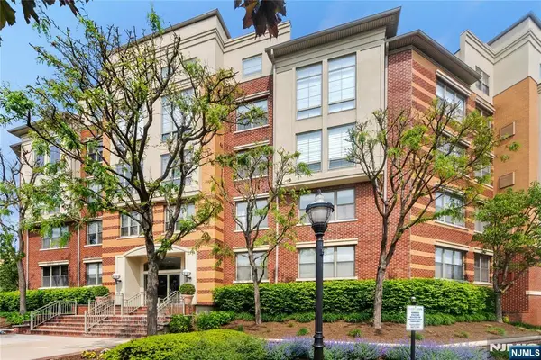 24 Ave At Port Imperial B37, West New York, NJ 07093