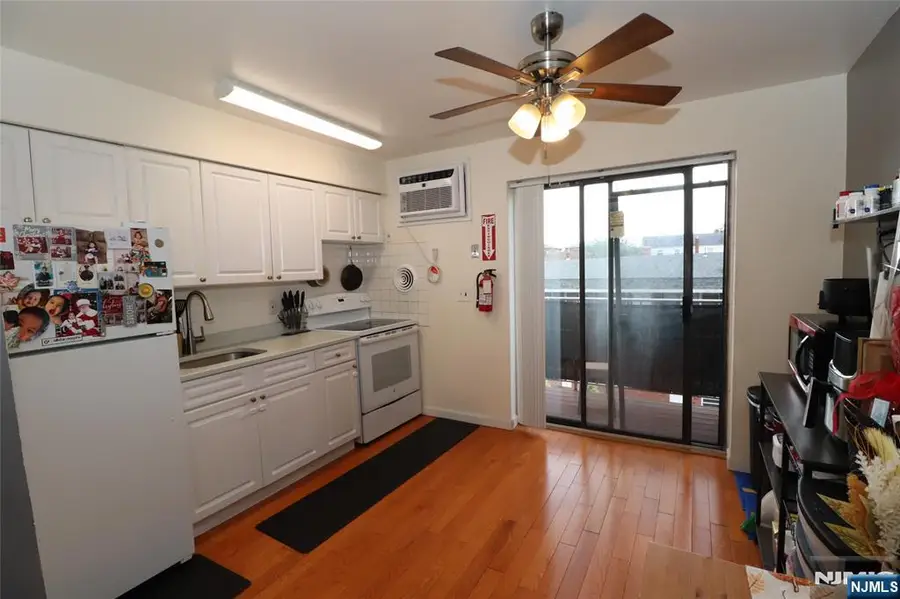 201 12th Street 24, Palisades Park, NJ 07650 - #3