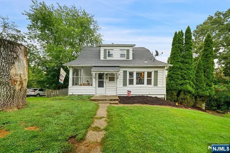 62 Vreeland Avenue, Bloomingdale, NJ 07403 - #2
