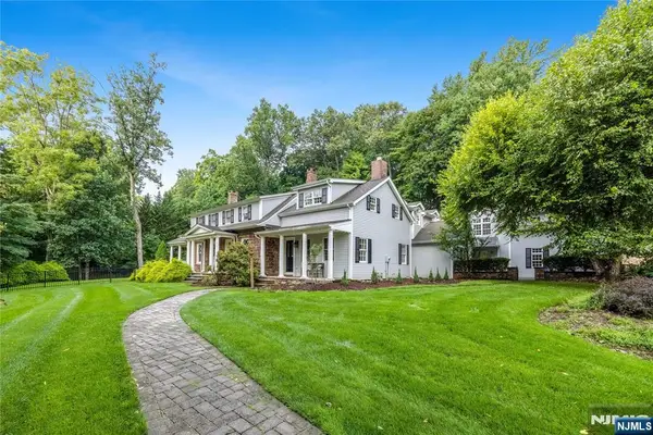 72 Hopper Farm, Upper Saddle River, NJ 07458