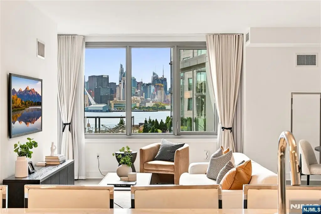 9 Ave At Port Imperial 413, West New York, NJ 07093 - #1