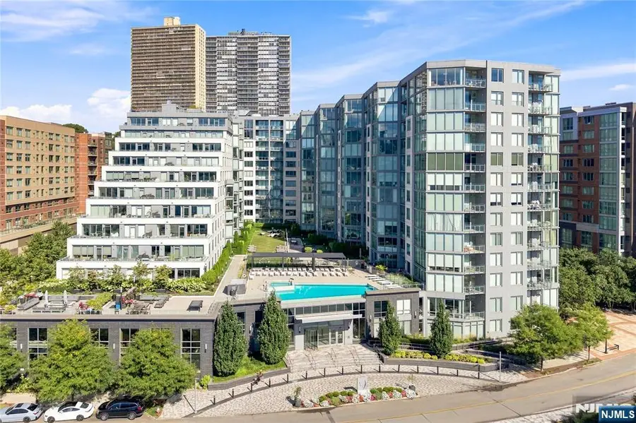 9 Ave At Port Imperial 413, West New York, NJ 07093 - #2