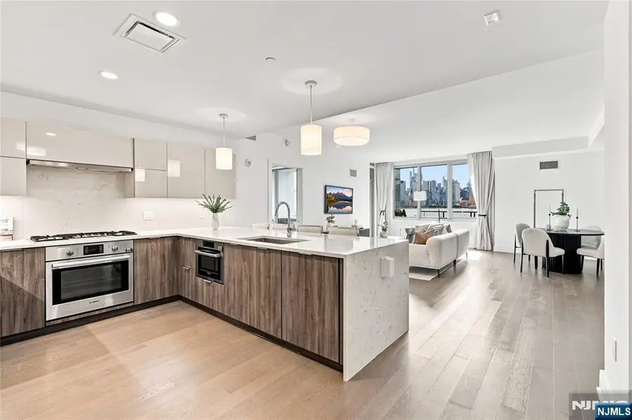 9 Ave At Port Imperial 413, West New York, NJ 07093 - #3