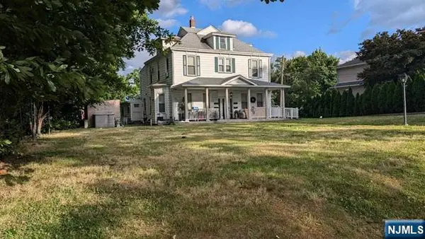 20 N Farview Avenue, Paramus, NJ 07652
