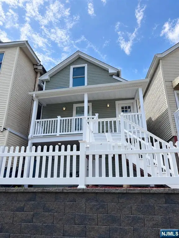 299 W Broadway, Paterson, NJ 07522