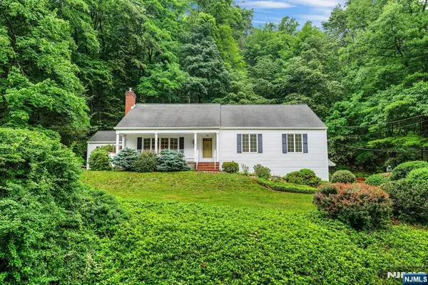 50 Rockledge Road, Montville Township, NJ 07045