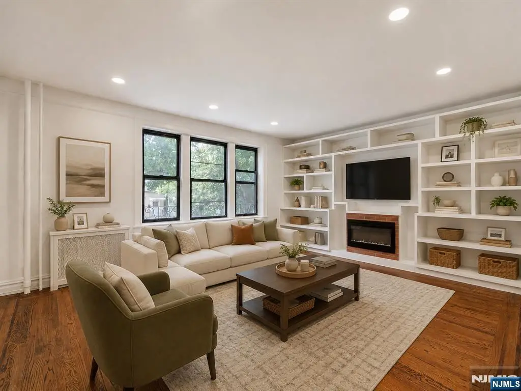 260 Harrison Avenue 104, Jersey City, NJ 07304 - #1