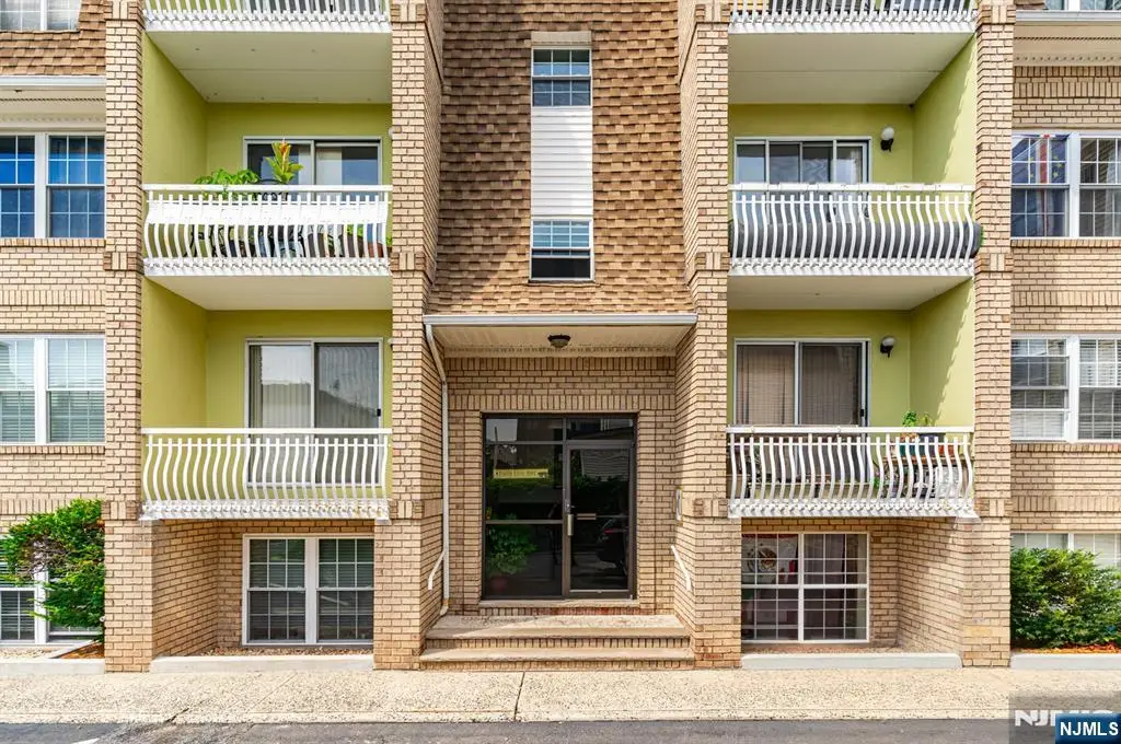 272 Walnut Street 5D, Newark, NJ 07105 - #1